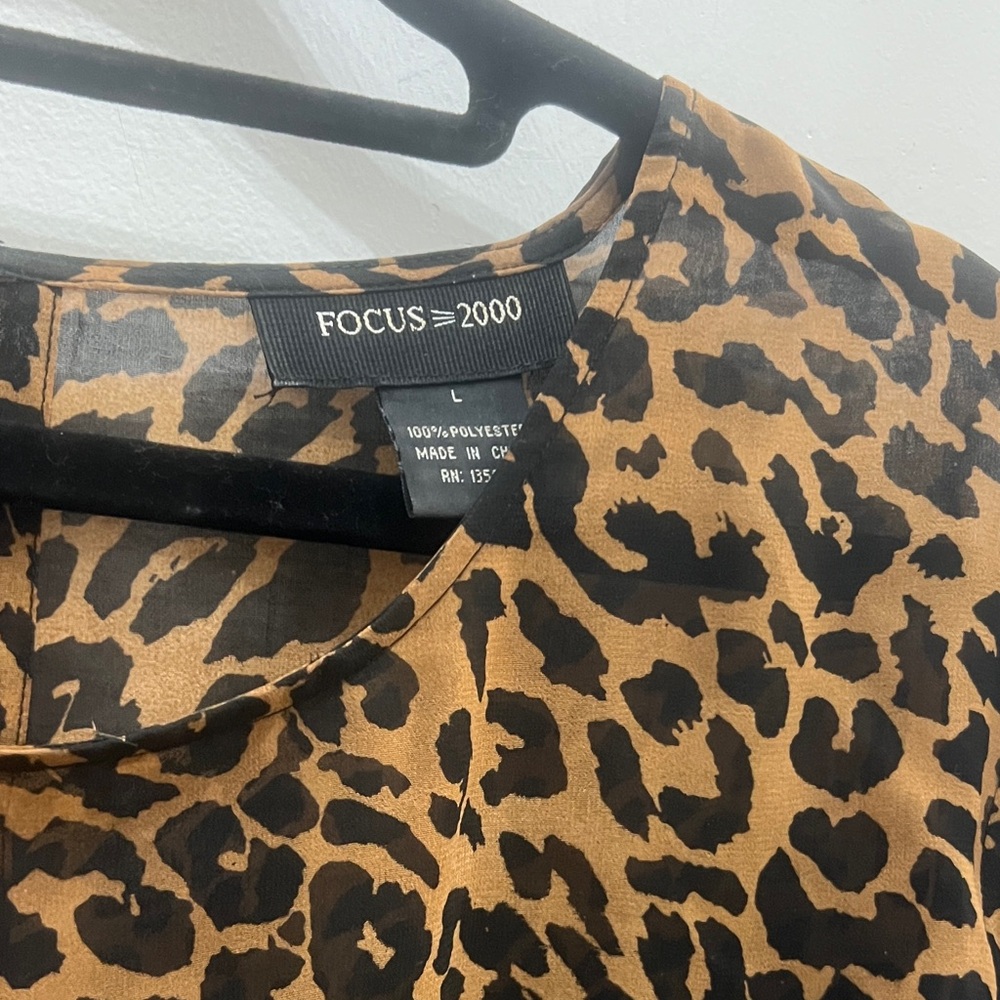 Focus 2000 Leopard Print long sleeves Blouse in Brown and Black - Picture 3 of 7